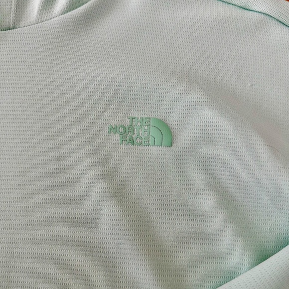 North Face Women's Wander Sun Hoodie in MISTY JADE (Size S) - Picture 3 of 9